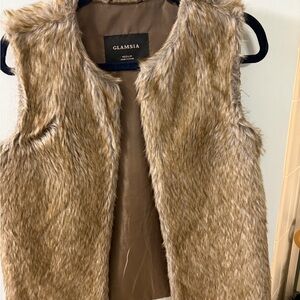 Glamsia Faux Fur Vest - Tan and grey